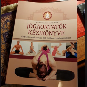 Jógaoktatók kézikönyve